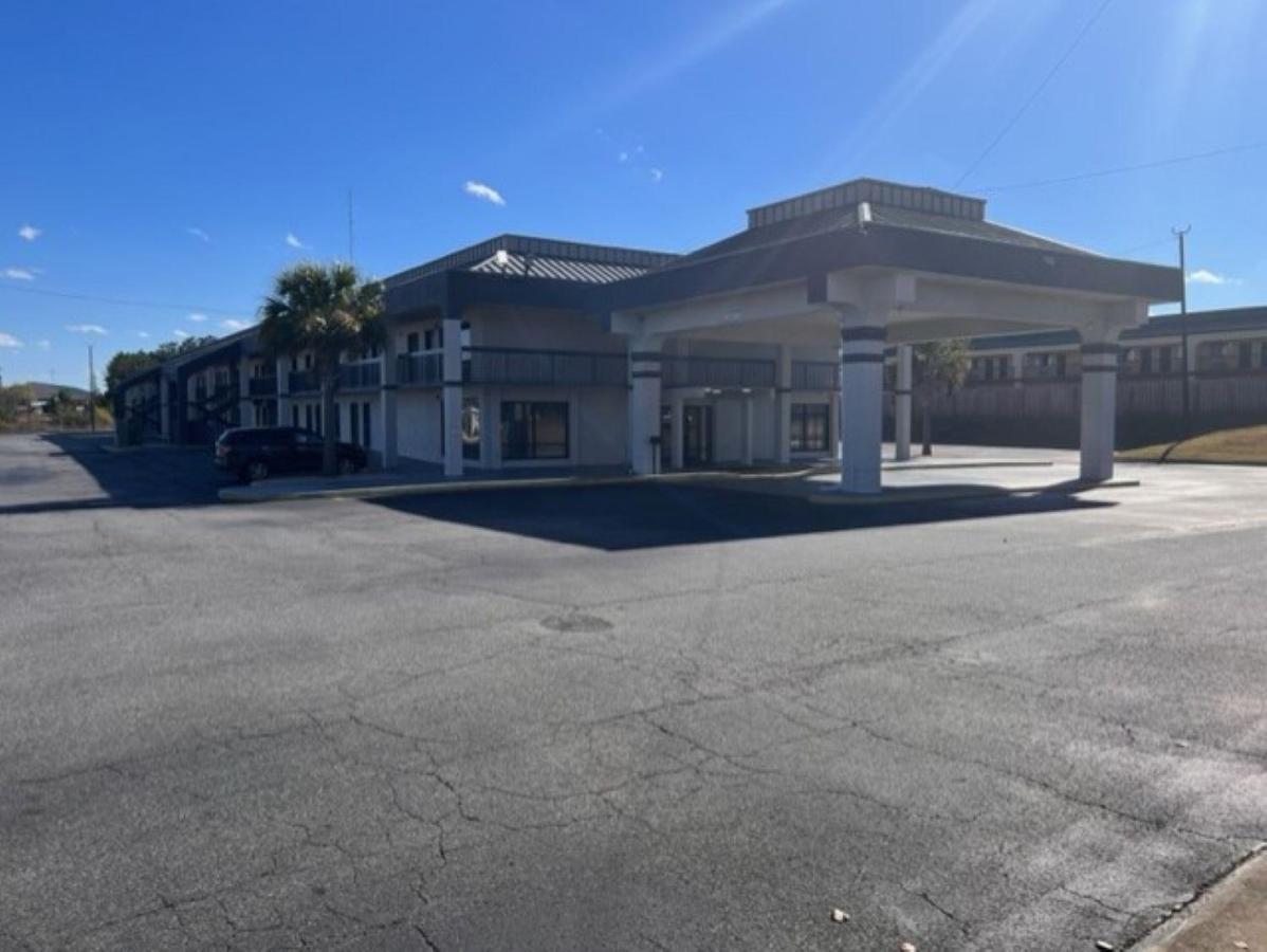 Dublin Inn And Suites Exterior photo