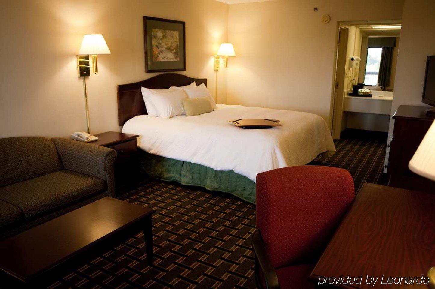 Dublin Inn And Suites Exterior photo