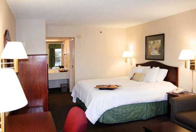 Dublin Inn And Suites Exterior photo